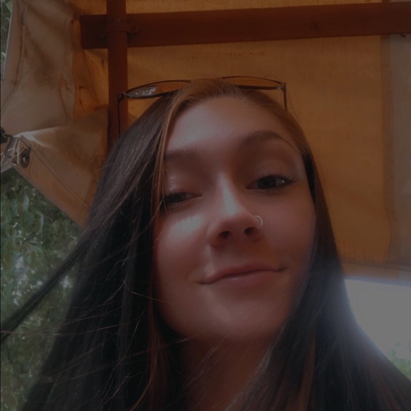 Meet your Posher, Savannah - Picture 3 of 3